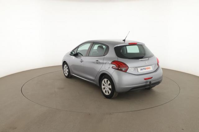 Peugeot 208 image 5