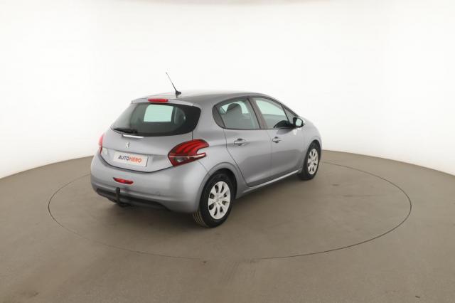 Peugeot 208 image 6