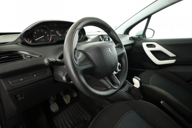 Peugeot 208 image 3