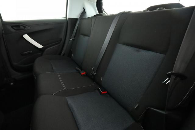 Peugeot 208 image 8