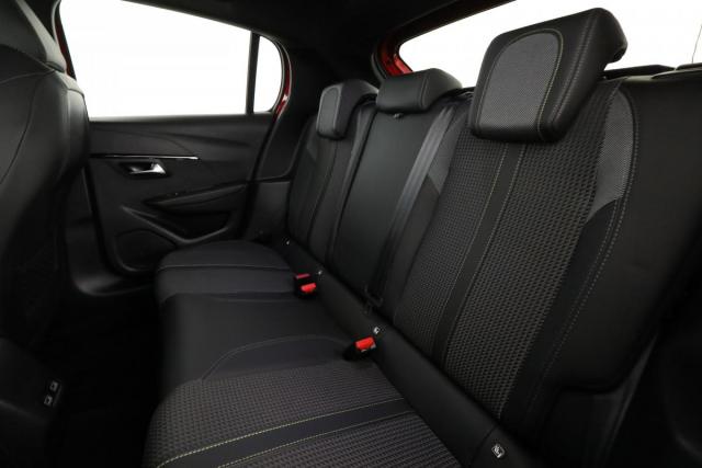 Peugeot 208 image 7