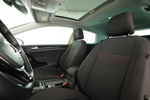 Volkswagen Golf image 4