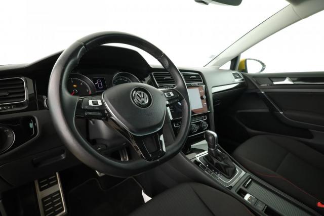 Volkswagen Golf image 6