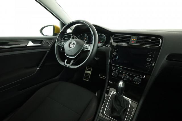 Volkswagen Golf image 9