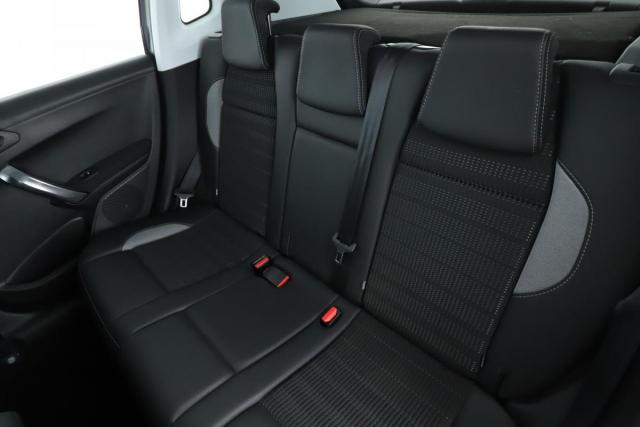 Peugeot 2008 image 6