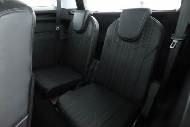 Peugeot 5008 image 2