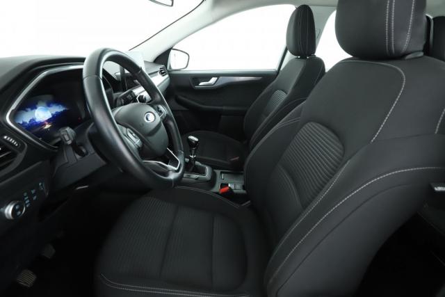 Ford Kuga image 7