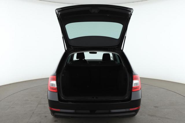 Skoda Octavia image 9