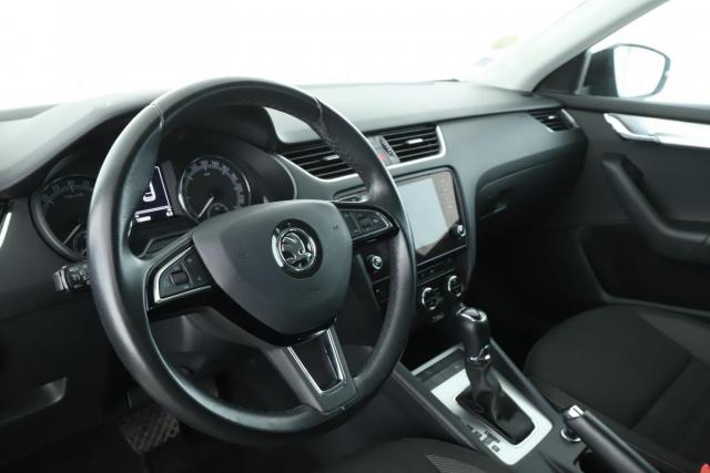 Skoda Octavia image 2