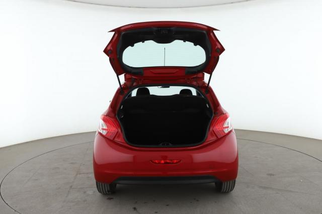 Peugeot 208 image 6