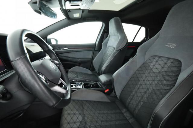 Volkswagen Golf image 8
