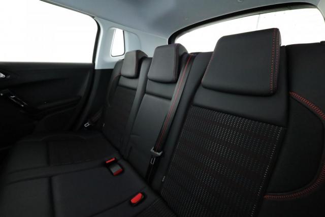 Peugeot 2008 image 1