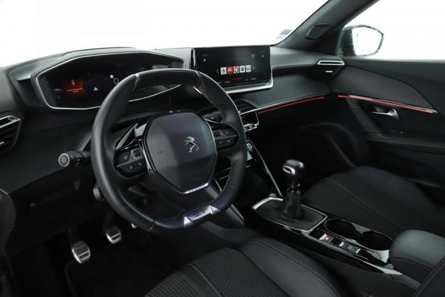 Peugeot 2008 image 9