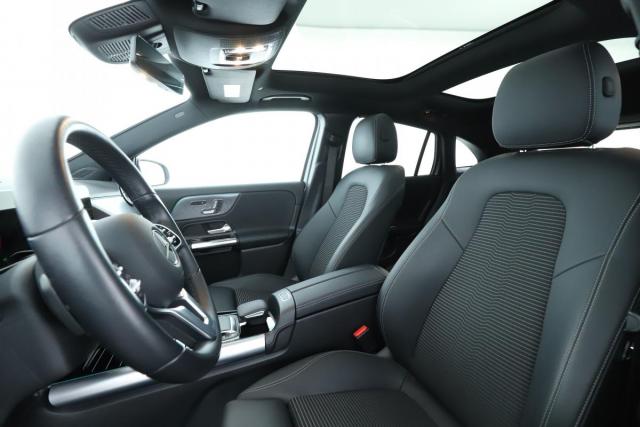 Mercedes Benz Gla image 1