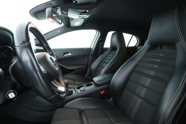 Mercedes Benz Gla image 5