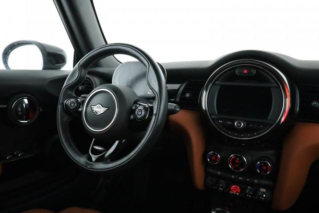Mini Cabrio image 6