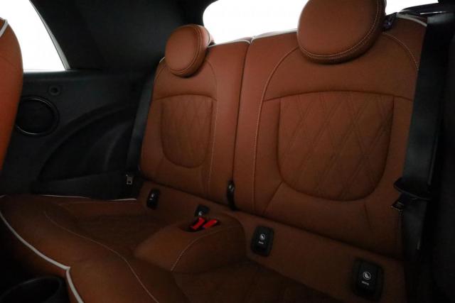 Mini Cabrio image 5