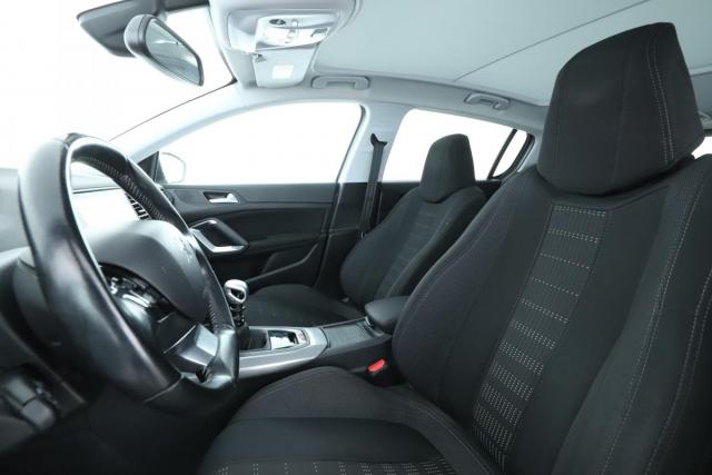 Peugeot 308 image 2