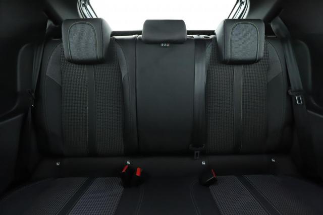 Peugeot 208 image 2