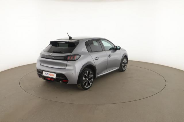 Peugeot 208 image 9
