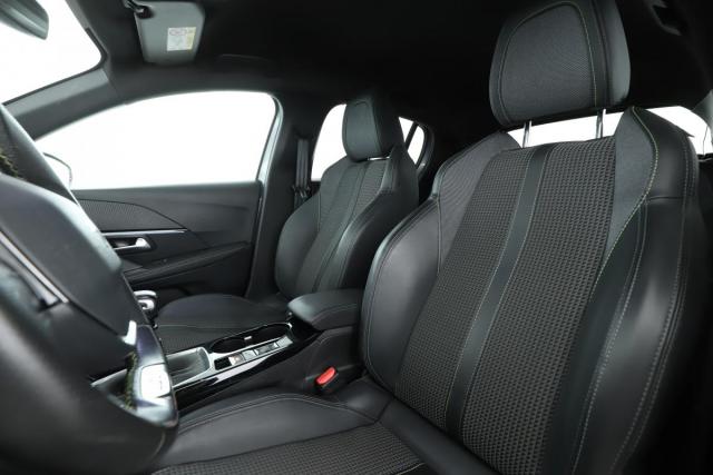 Peugeot 208 image 6