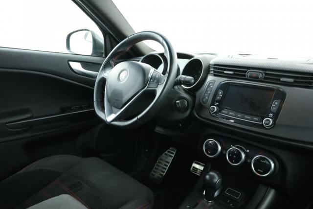 Alfa Romeo Giulietta image 6