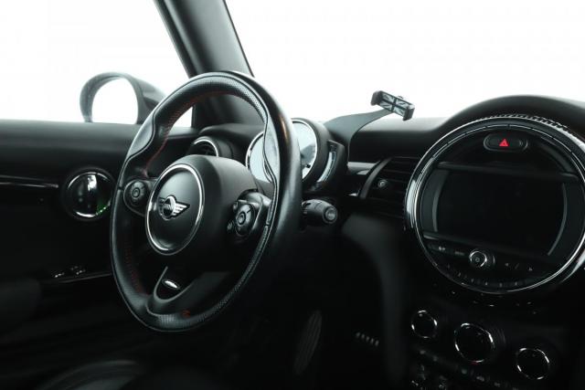 Mini Cabrio image 8