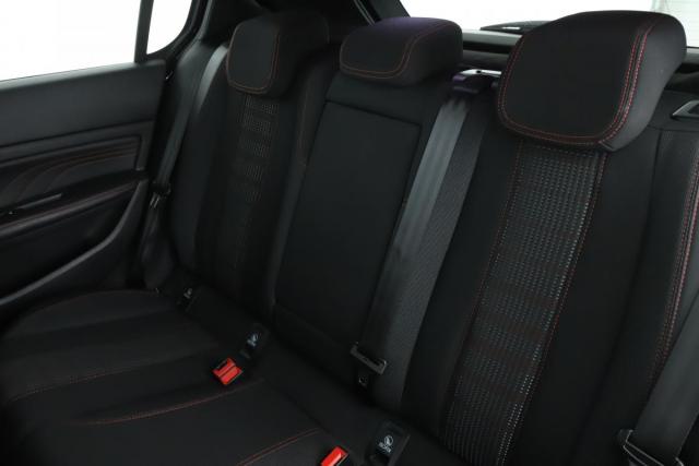 Peugeot 308 image 2
