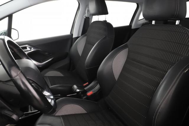 Peugeot 2008 image 7