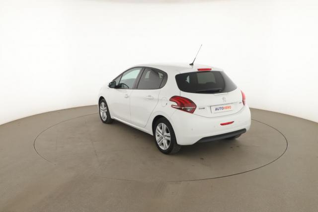 Peugeot 208 image 4