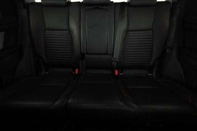 Land Rover Discovery Sport image 3