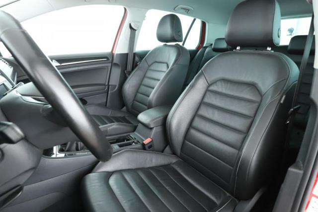 Volkswagen Golf image 4