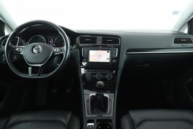 Volkswagen Golf image 9