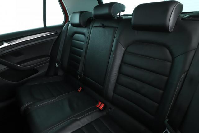 Volkswagen Golf image 2