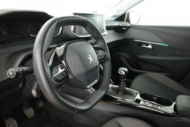 Peugeot 208 image 2
