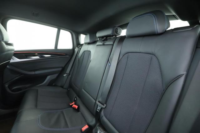 Bmw X4 image 4