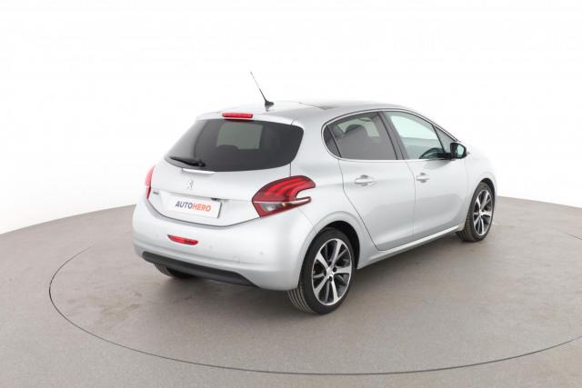 Peugeot 208 image 6