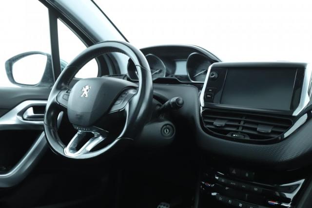 Peugeot 208 image 8