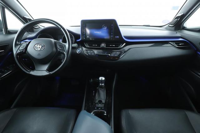 Toyota C-Hr image 2