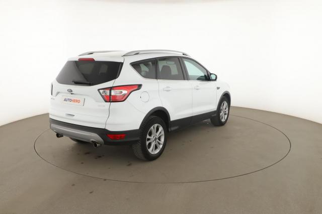 Ford Kuga image 7