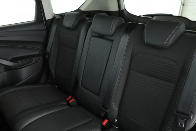 Ford Kuga image 1