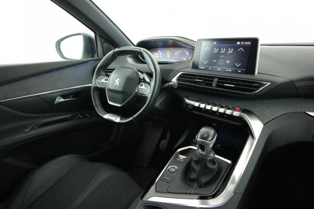 Peugeot 5008 image 1