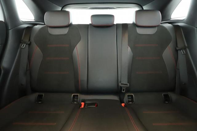 Mercedes Benz Gla image 5