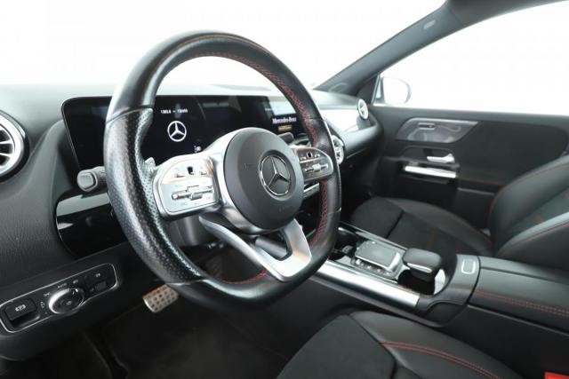 Mercedes Benz Gla image 8