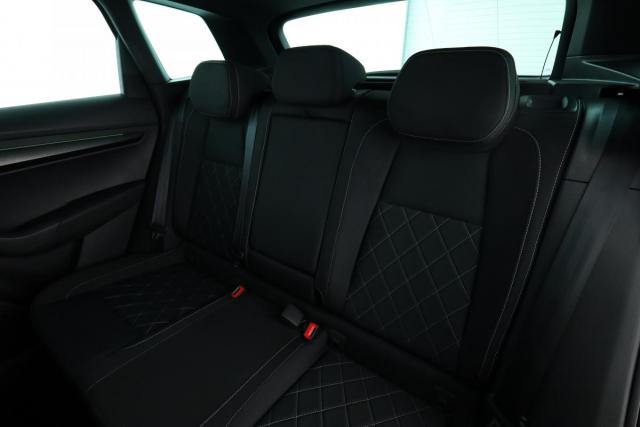 Skoda Karoq image 7