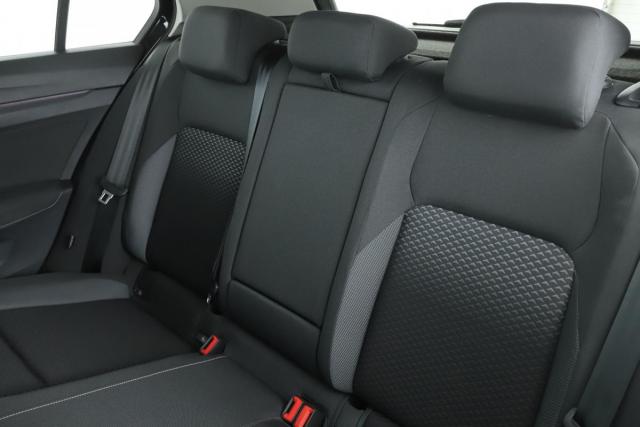Volkswagen Golf image 6