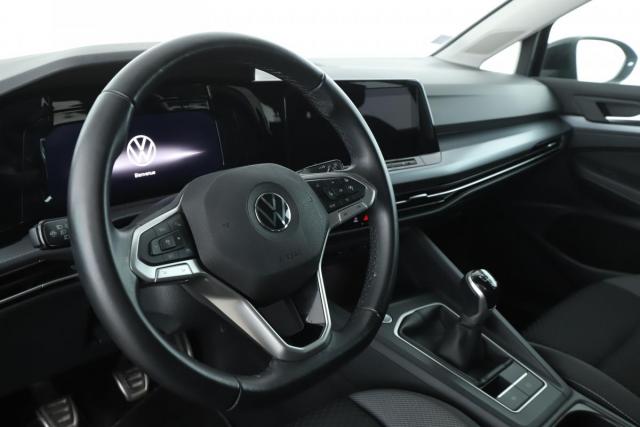 Volkswagen Golf image 9