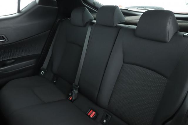 Toyota C-Hr image 3