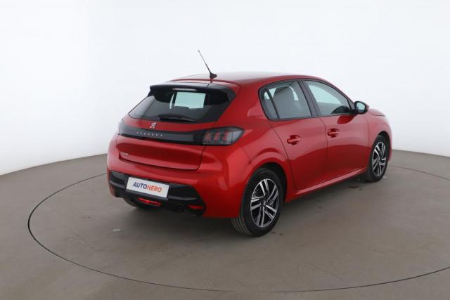 Peugeot 208 image 1