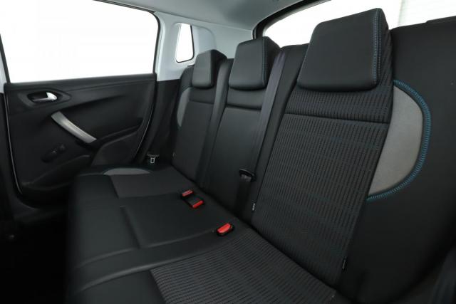 Peugeot 2008 image 2